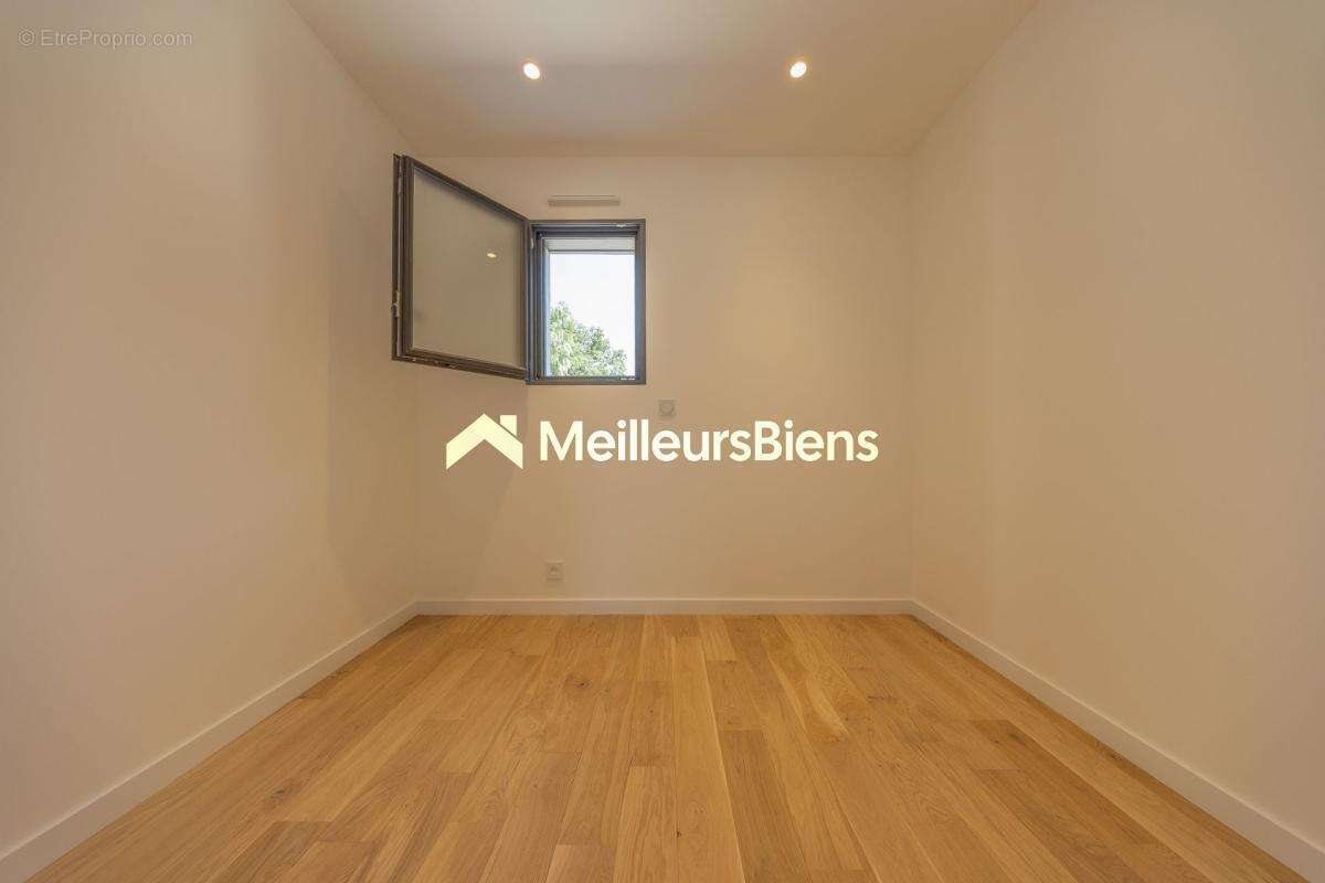 Maison à ROQUEBRUNE-SUR-ARGENS