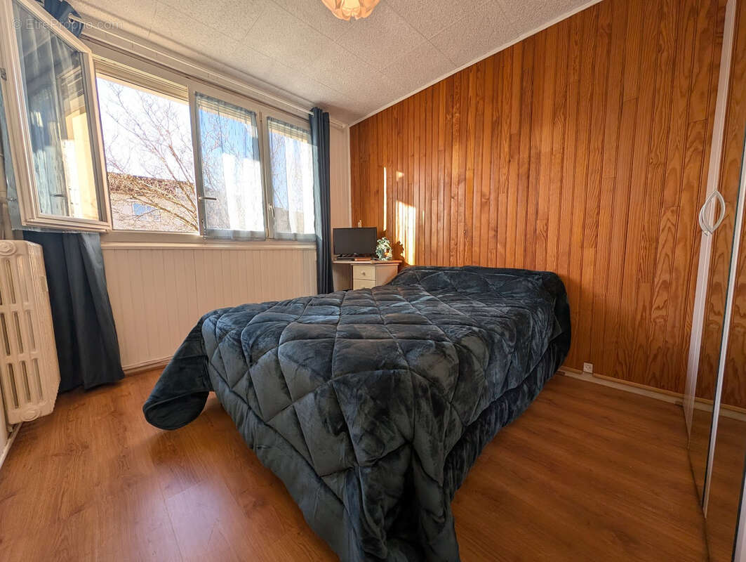 Appartement à GUILHERAND-GRANGES
