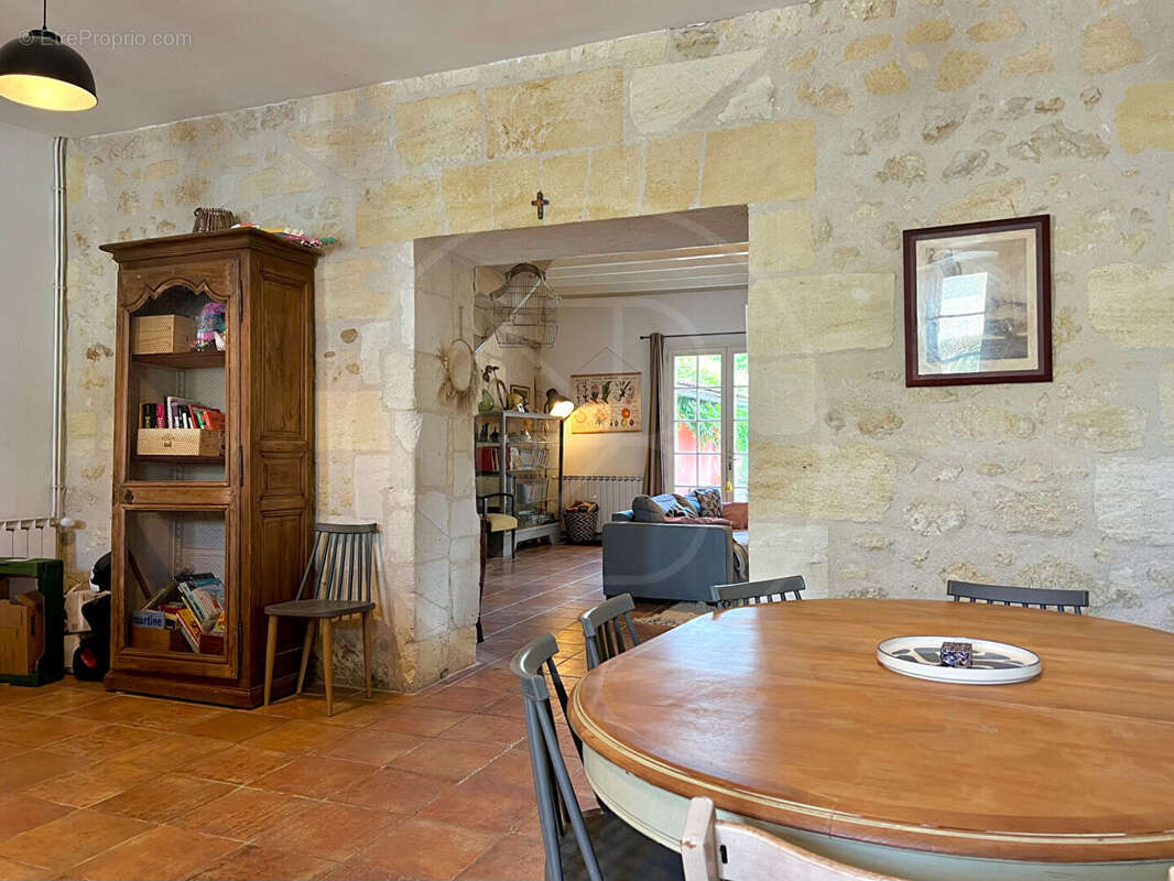 Maison à VAYRES