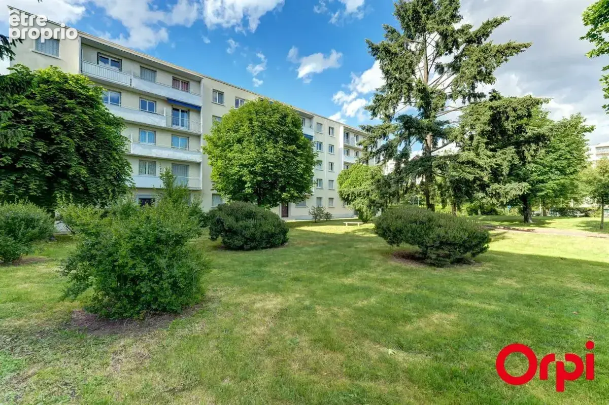 Appartement à BRON