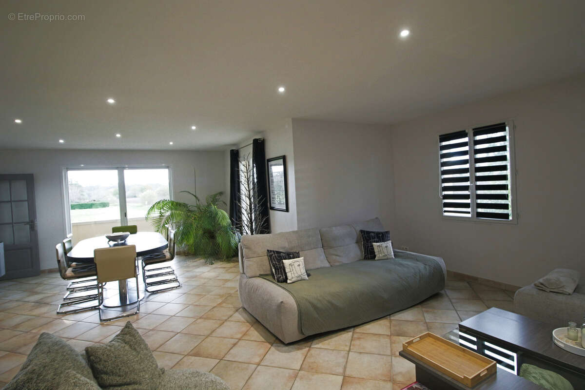 Maison à PUY-L'EVEQUE