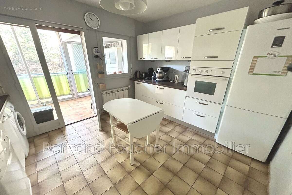 Appartement 81 m² à Cavalaire-Sur-Mer  - photo 4