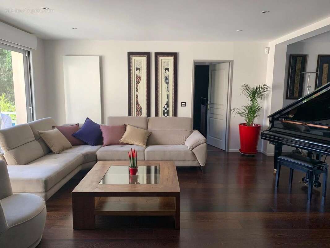 Appartement à MAGNY-LE-HONGRE