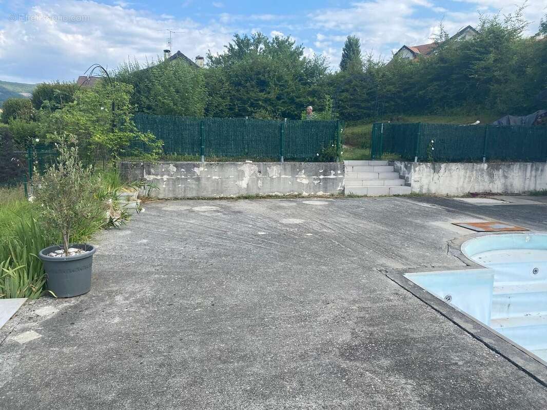 Terrain à bâtir de 998 m² à SAINT-MARTIN-BELLEVUE (74) - photo 2