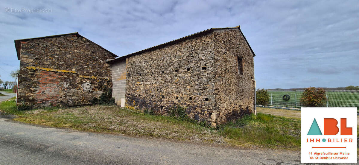 Maison à SAINT-DENIS-LA-CHEVASSE
