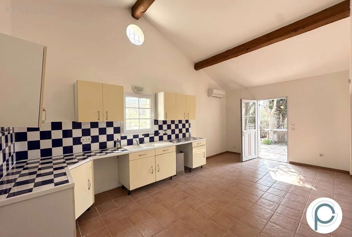 Appartement à LE CASTELLET