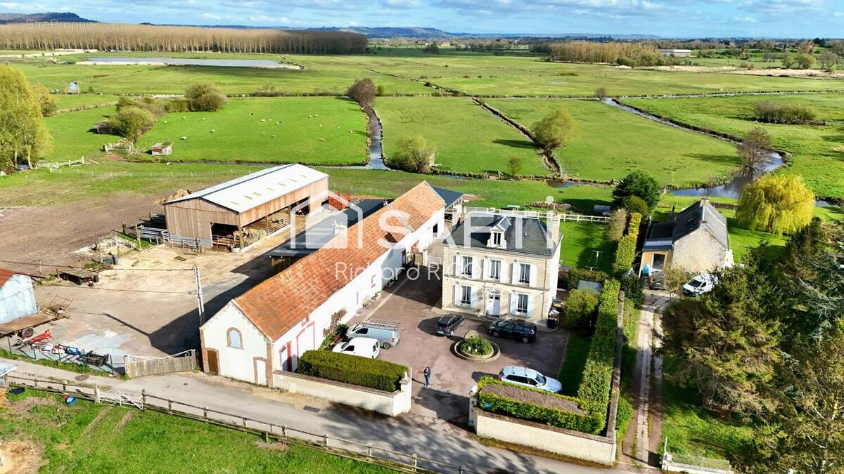 Photo 1 - Maison à PETIVILLE