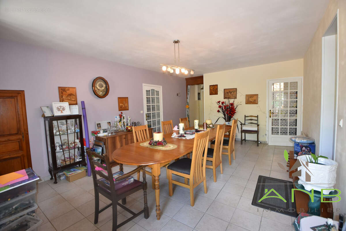 Maison à SAINT-PARDOUX-LA-RIVIERE