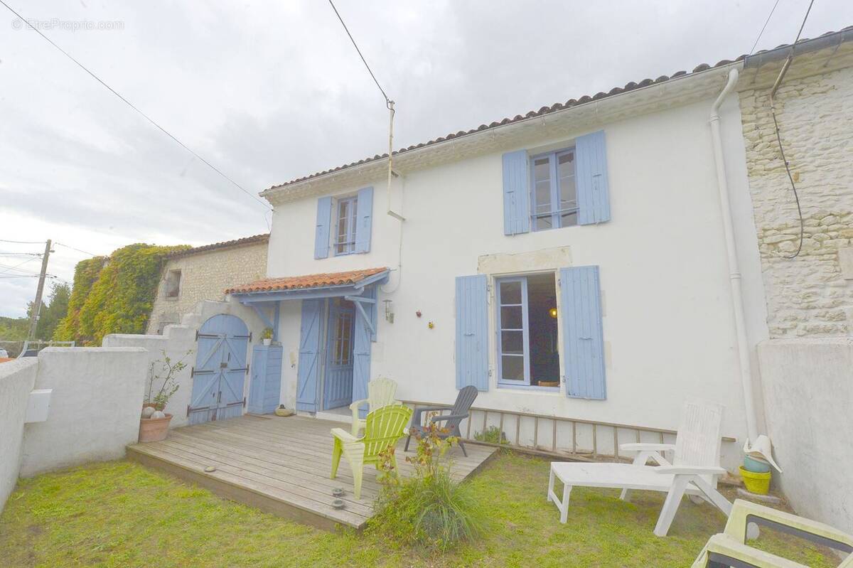 Maison à SEMUSSAC