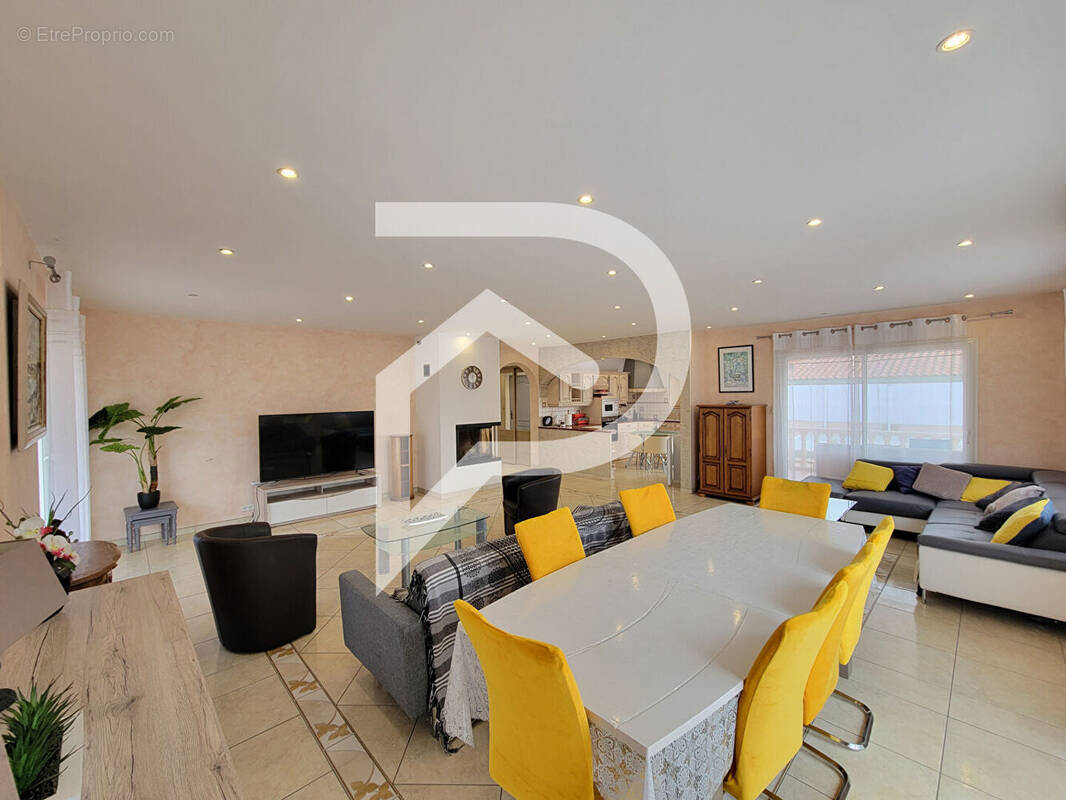 Maison à LATOUR-BAS-ELNE