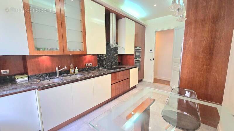 Appartement à PARIS-7E