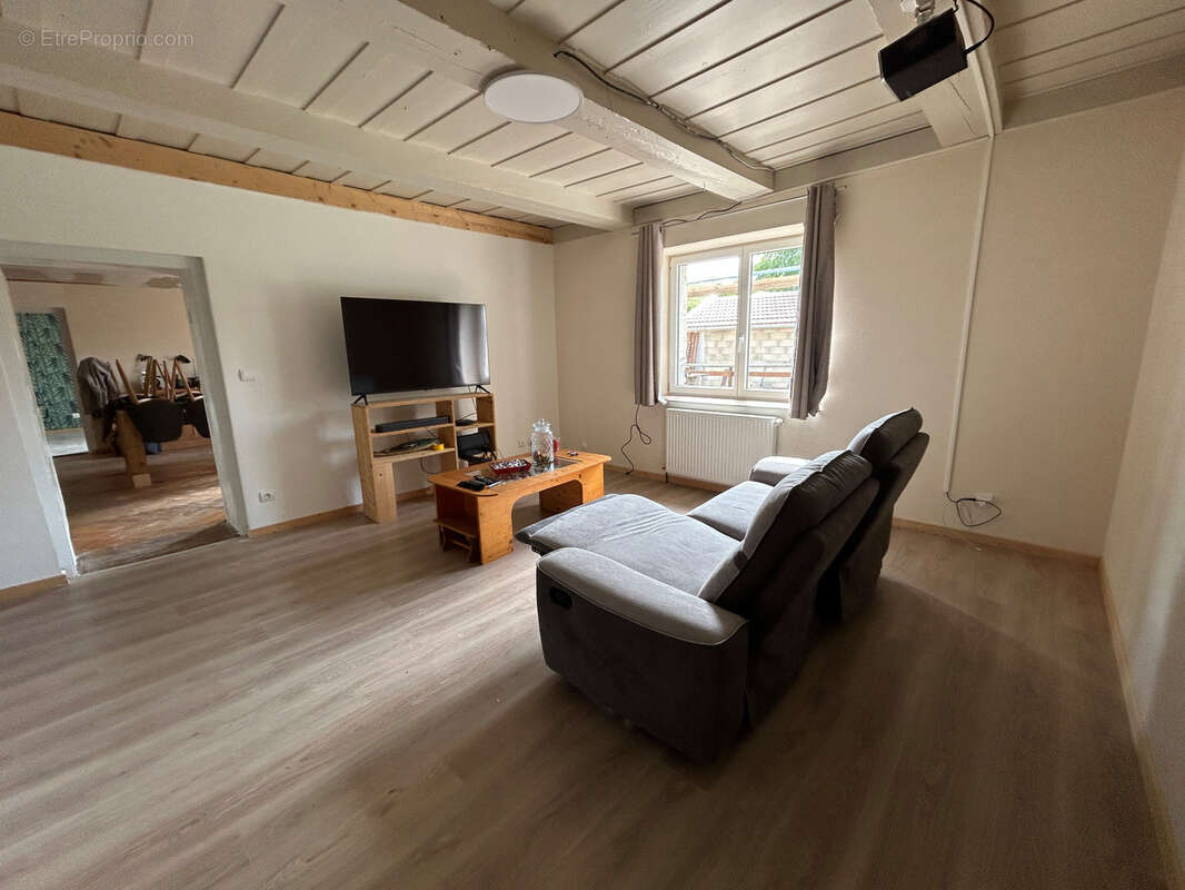 Maison à GUYANS-VENNES