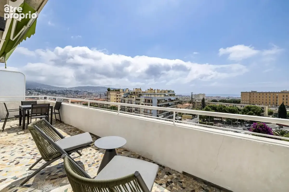 Nice – Parc Impérial – Magnifique 4 pièces rénové, dernier étage avec terrasses et vue mer - photo 2