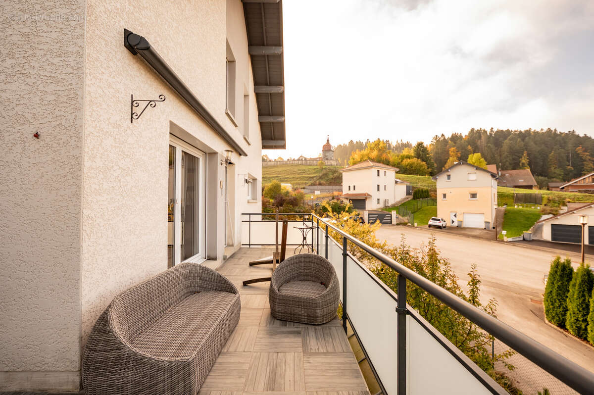 Maison à MONTPERREUX