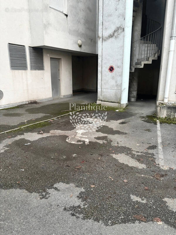 Parking à ANNEMASSE