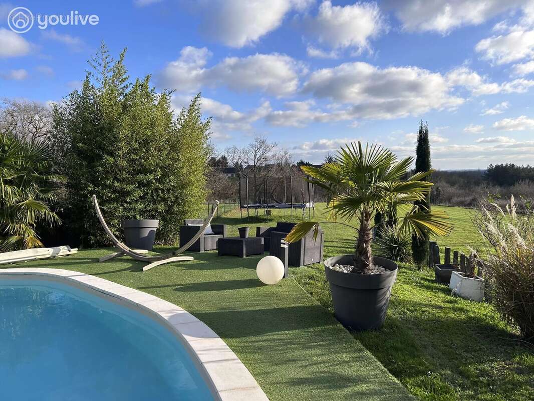 Maison à BEAULIEU-SUR-LAYON