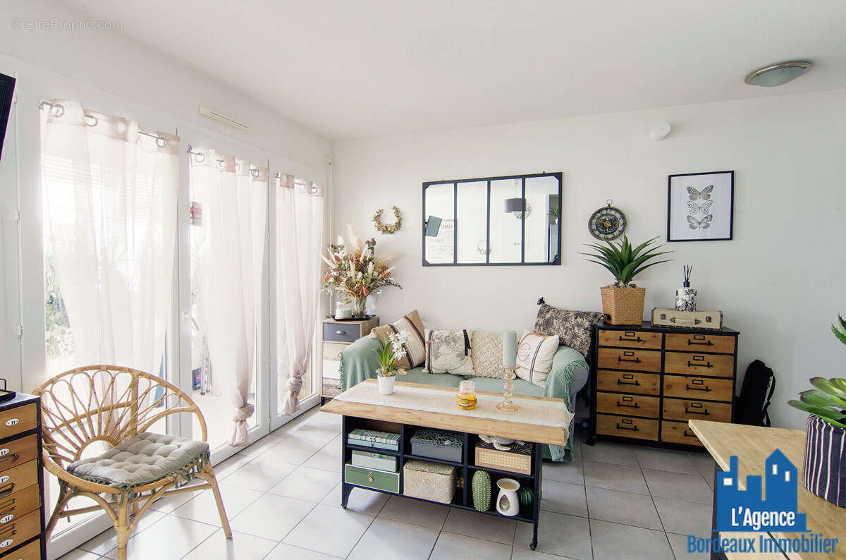 Appartement à VILLENAVE-D'ORNON