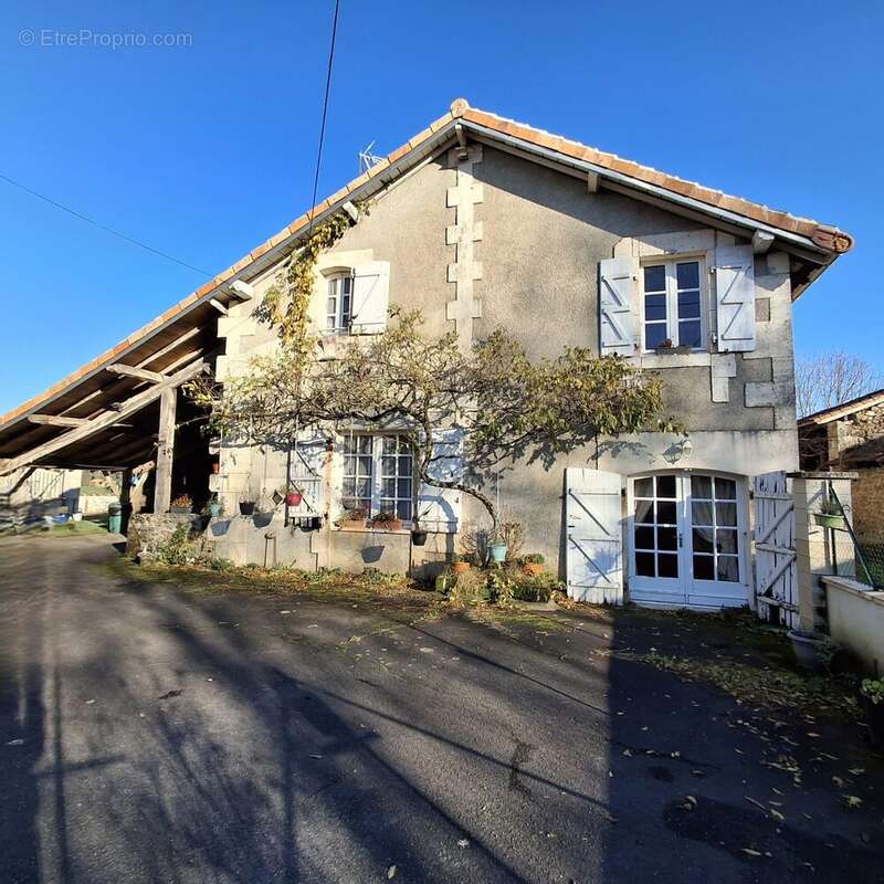 Maison à MASSIGNAC