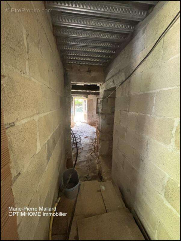 Maison à finir de rénover à ROYERE DE VASSIVIERE (23) - photo 3