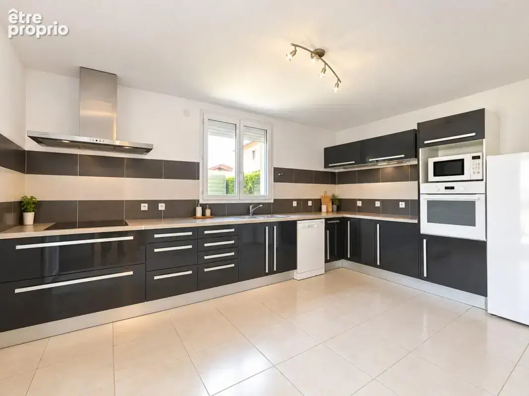 Maison 9 pièces 163 m² à vendre à Lyon-8e (69008) - photo 6
