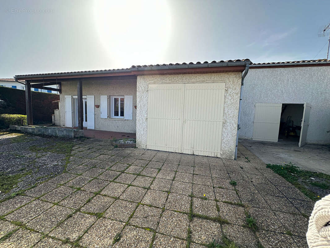 Maison à BOURCEFRANC-LE-CHAPUS