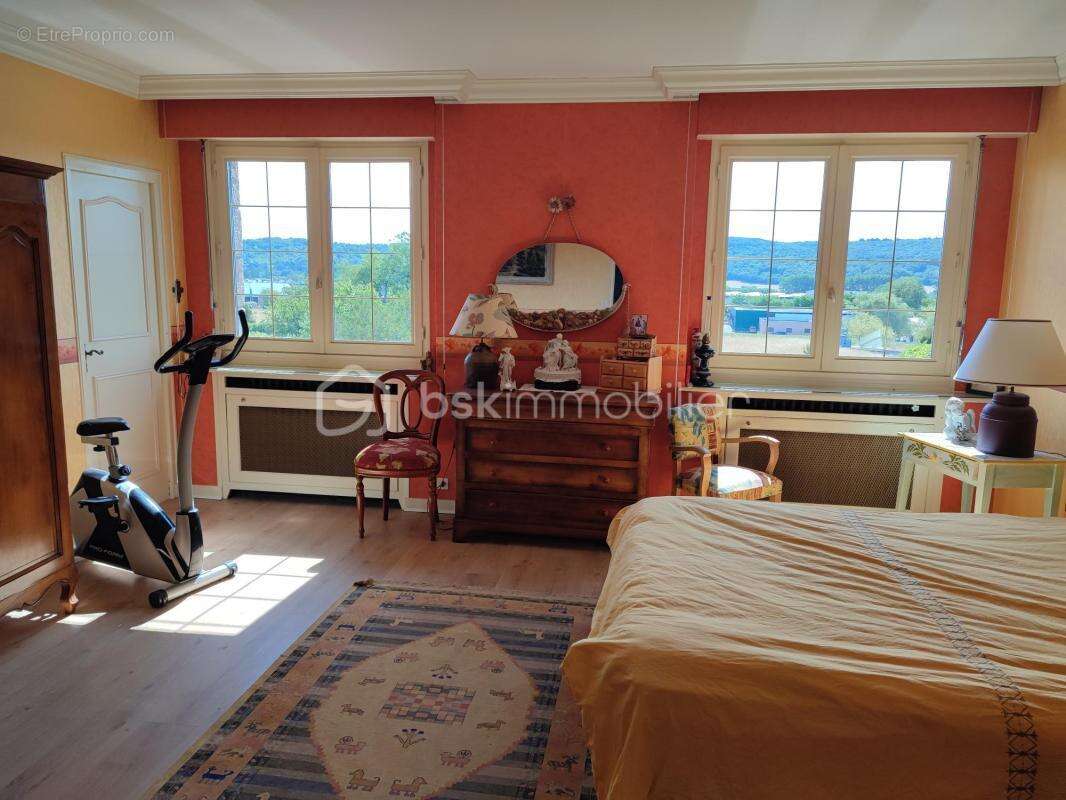 Pavillon sur sous-sol total de 234 m² sur 880 m² de jardin - photo 14