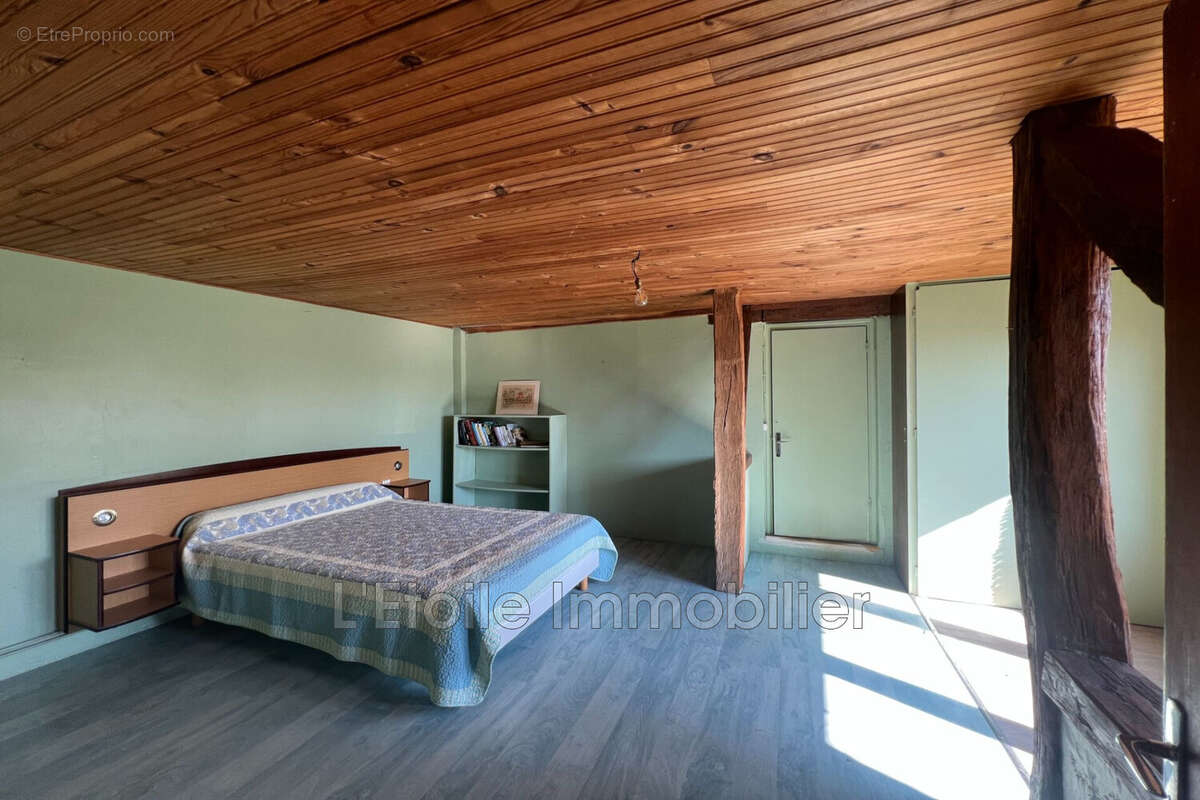 Maison à SAINT-VICTOR-DE-RENO