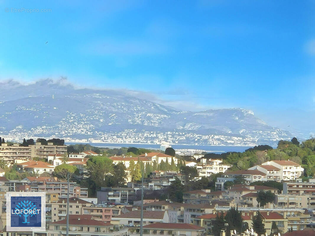 Appartement à VALLAURIS