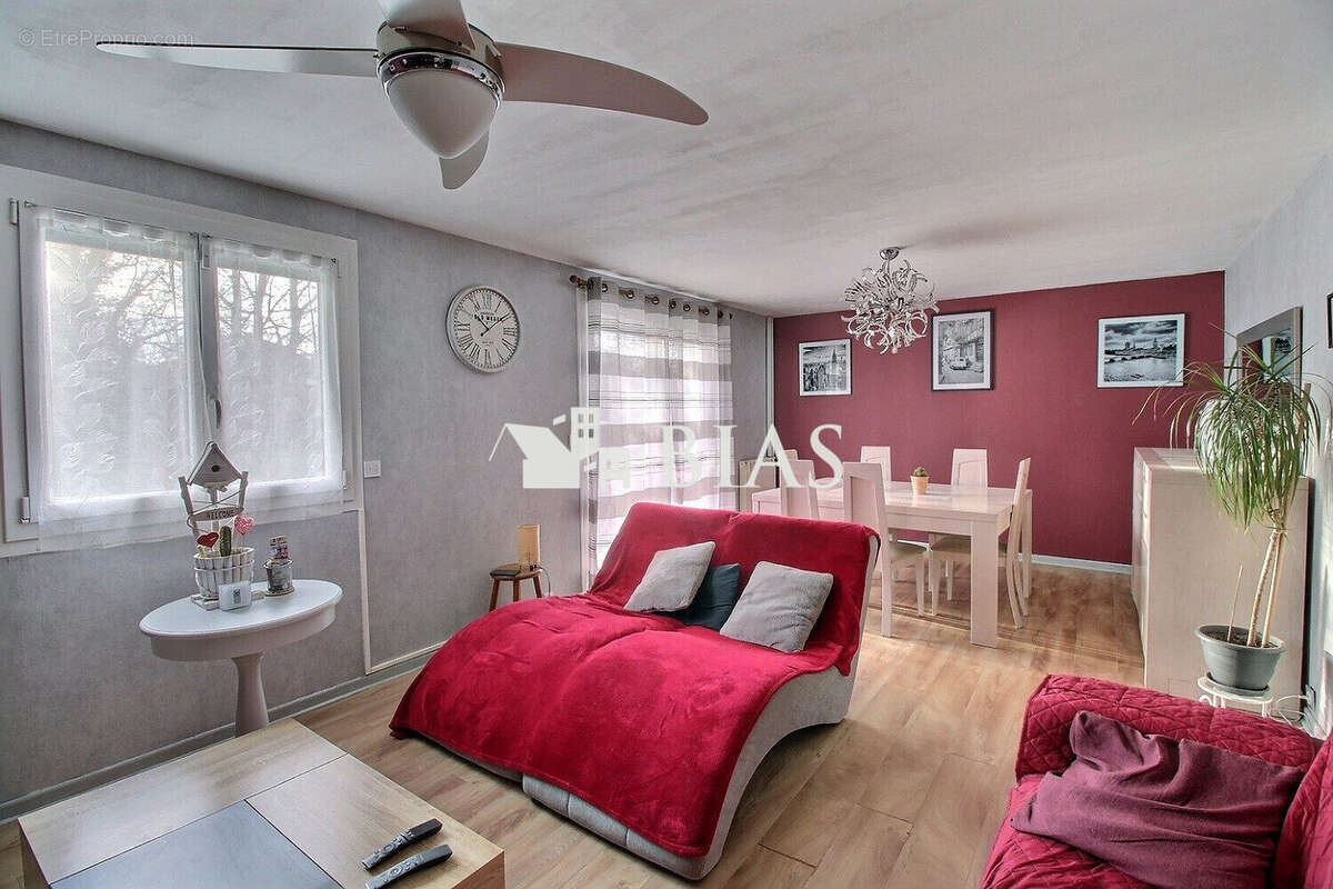 Maison à MANNEVILLE-SUR-RISLE