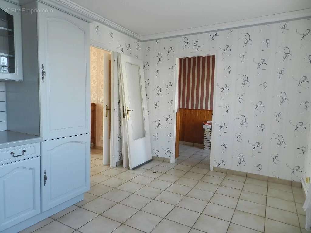 Maison à SAINT-PIERRE-SUR-DIVES