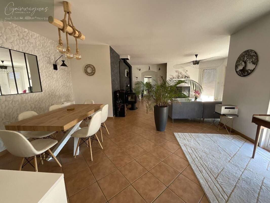 Nîmes, villa 4 pièces. - photo 5