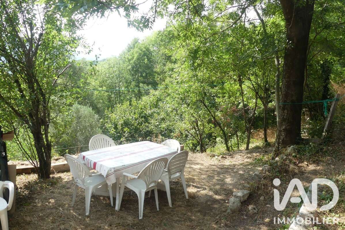 Maison 93 m² à Burzet  - photo 4
