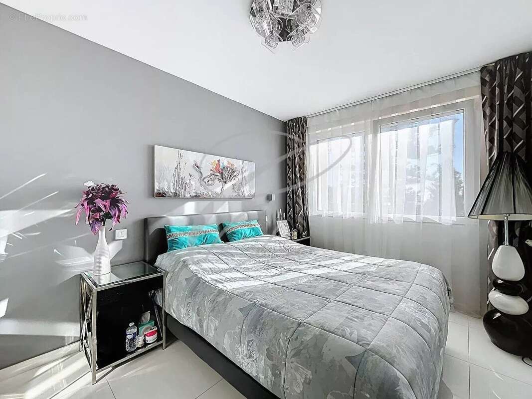 Appartement à ROQUEBRUNE-CAP-MARTIN