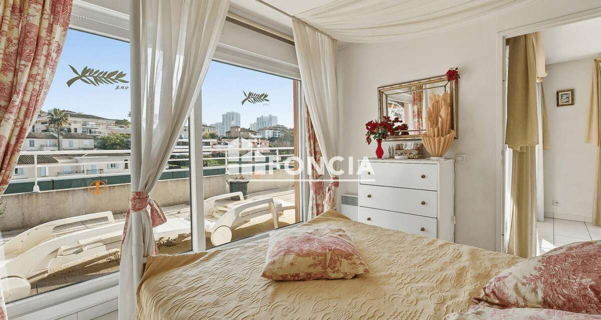 Appartement à LE CANNET