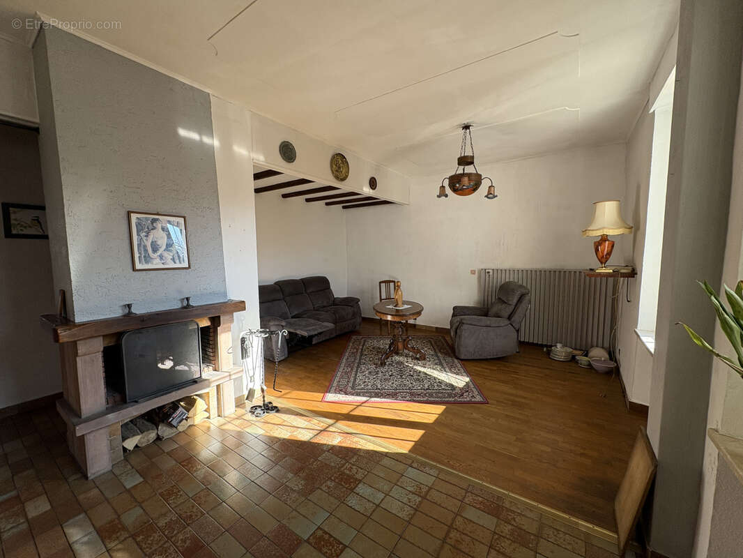 Maison à MONTREUX-VIEUX