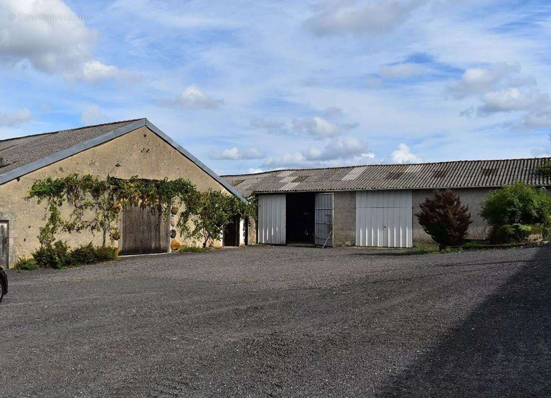 Maison à ADRIERS