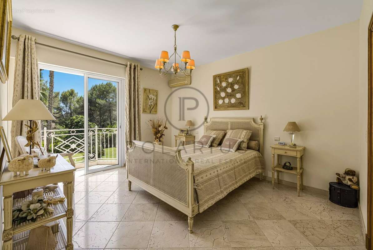 Maison à MOUGINS