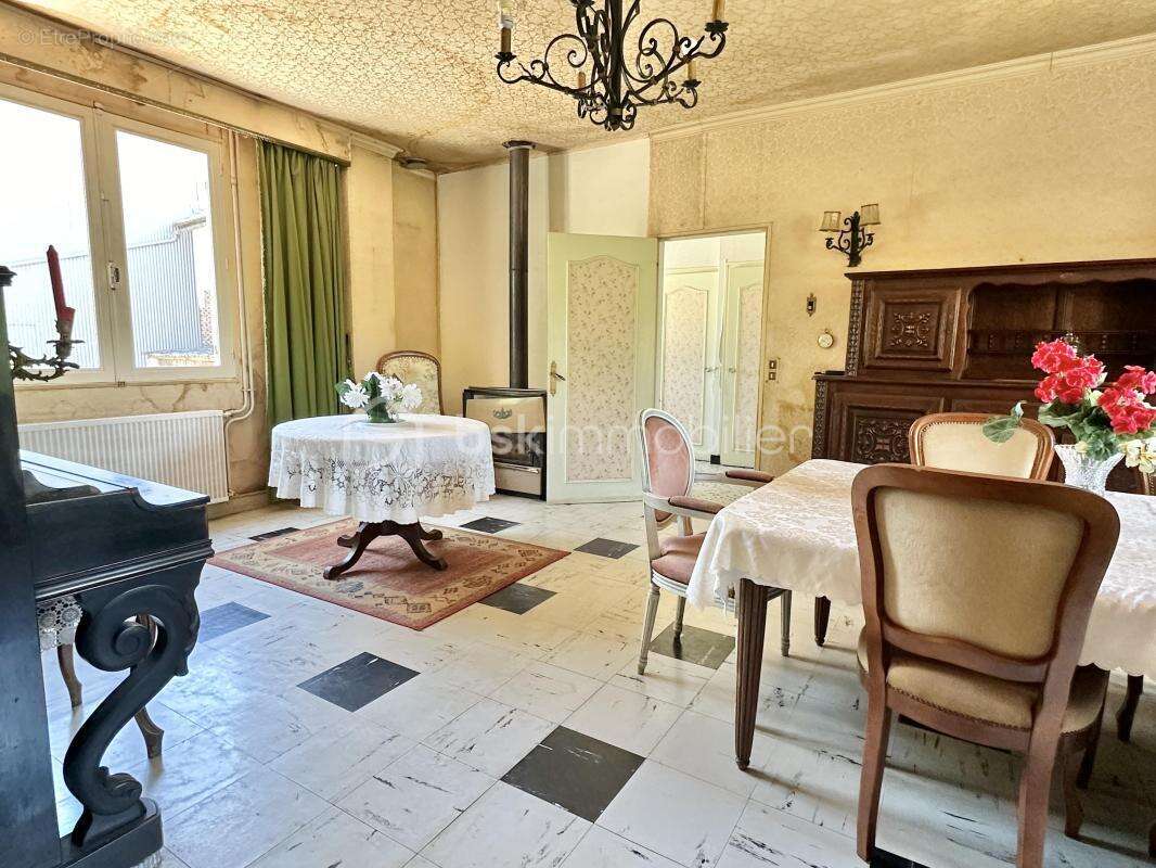 Maison à BUSSY-LE-REPOS