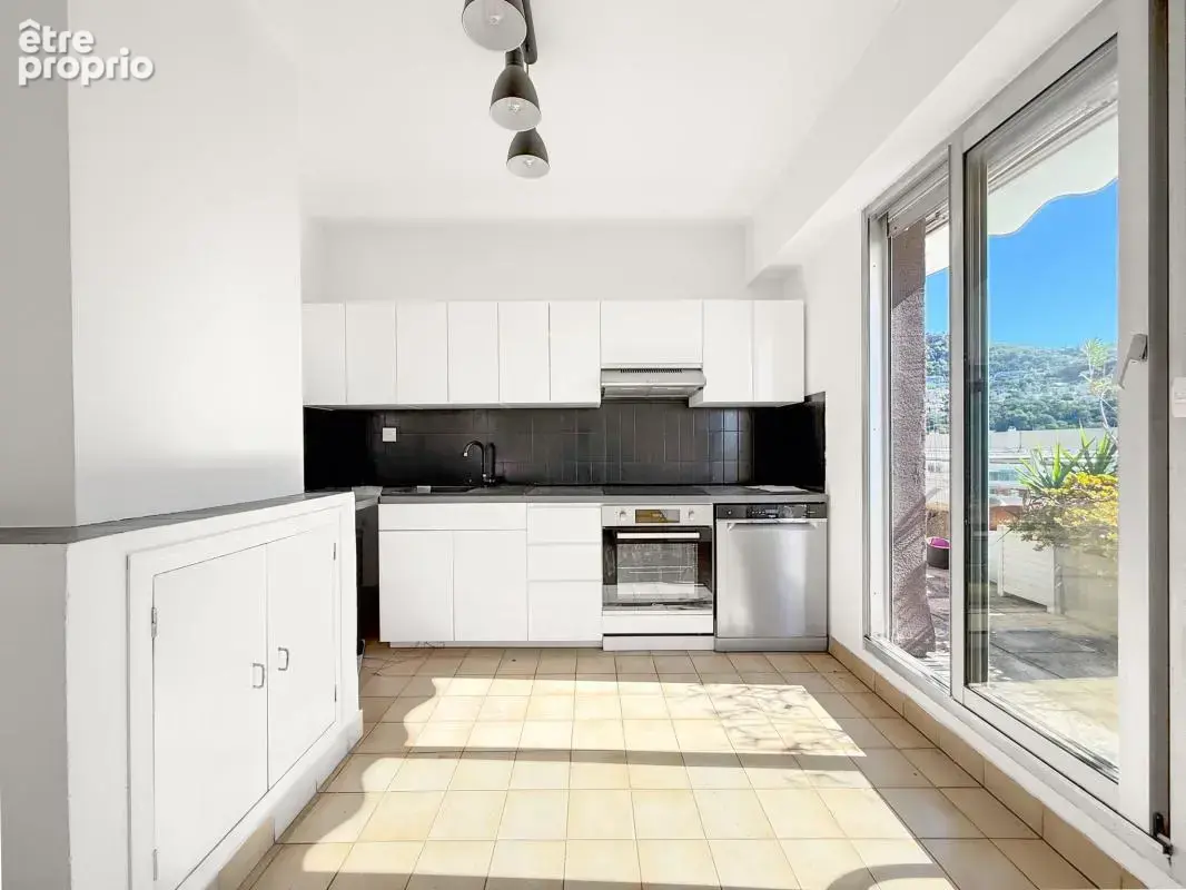 Appartement traversant 5 pièces, vue à 360° imprenable - Nice, Quartier Riquier - photo 3