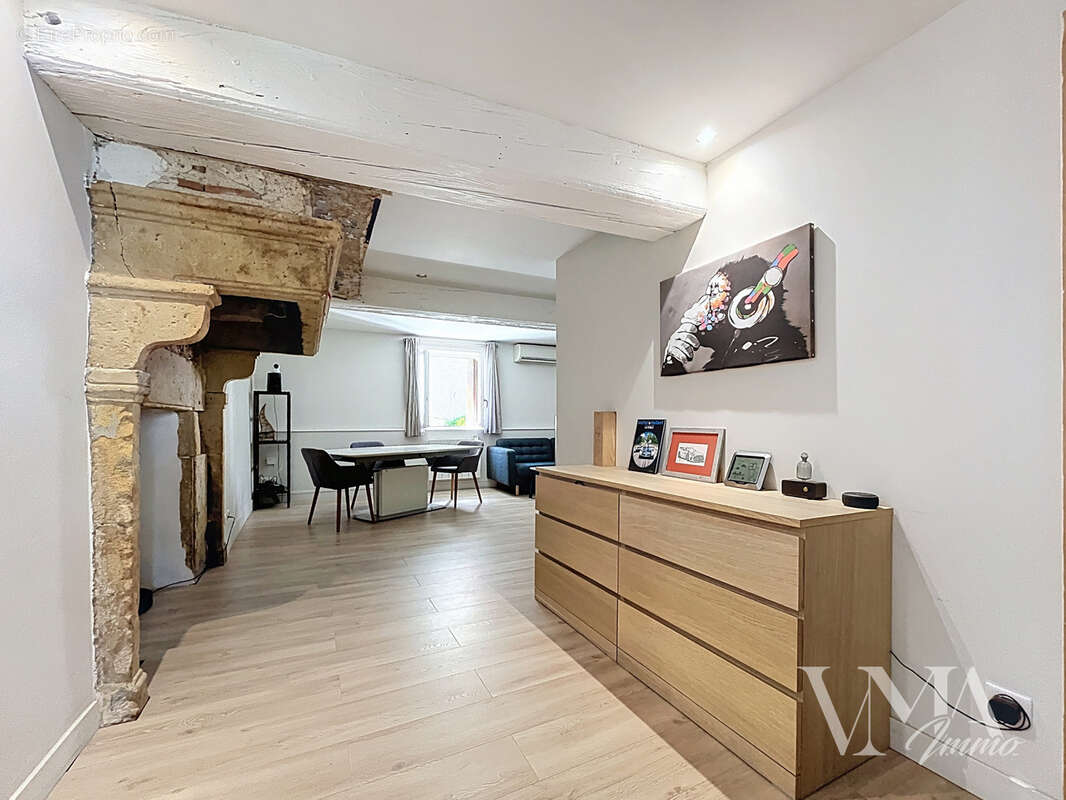 Appartement à SAINT-GENIS-LES-OLLIERES