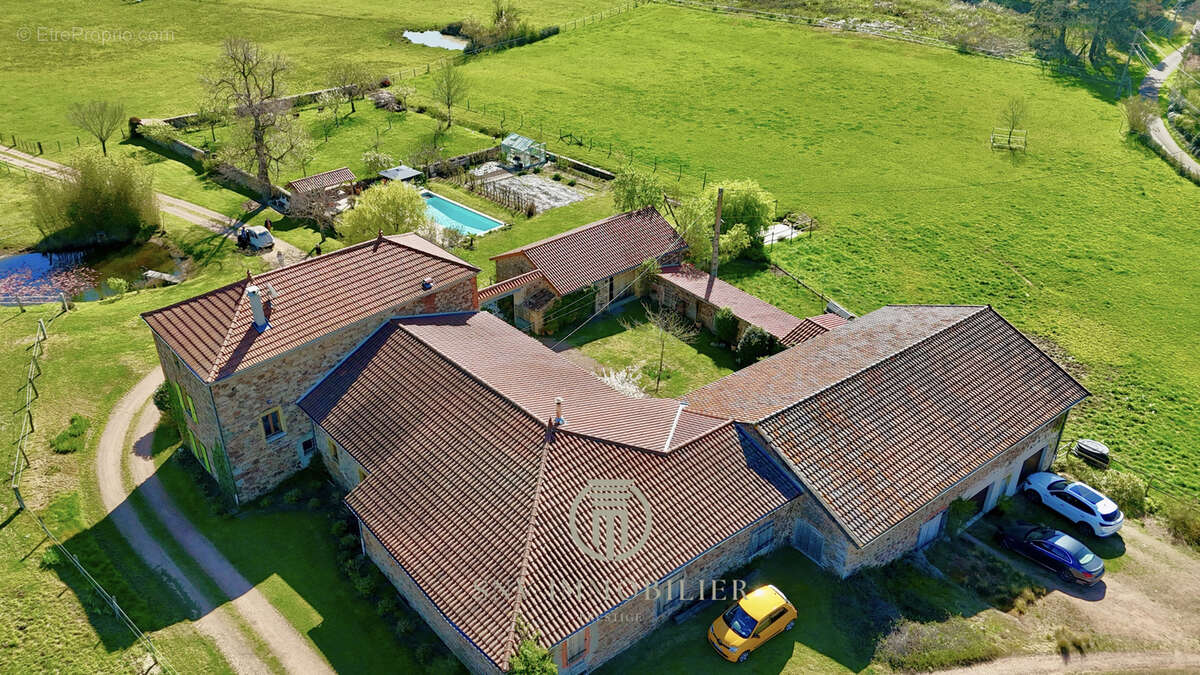 Maison à SAINT-JEAN-SAINT-MAURICE-SUR-LOIRE