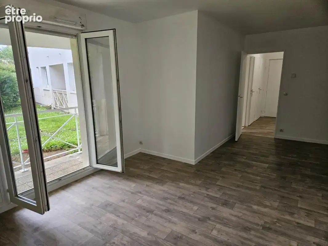 Purchase Appartement 4  pièces 76 m² Lieusaint - photo 2