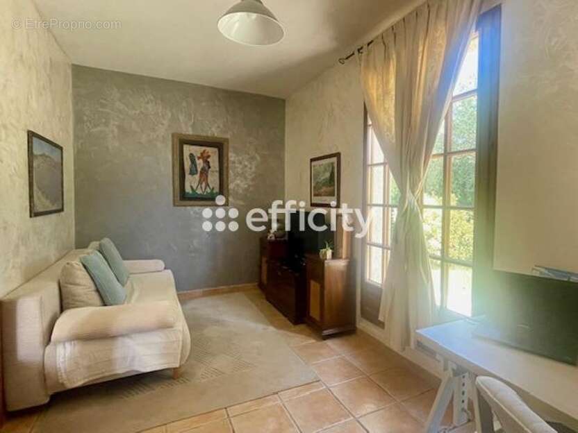 Maison à SALAISE-SUR-SANNE