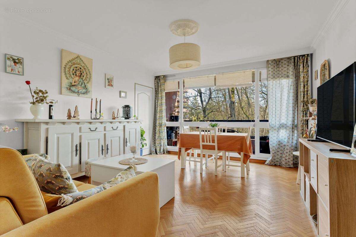 Appartement 4 pièces - 84.89 m² - BALCON - PARKING SOUS-SOL - photo 2