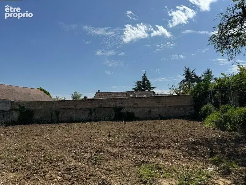 Terrain à LONGUESSE