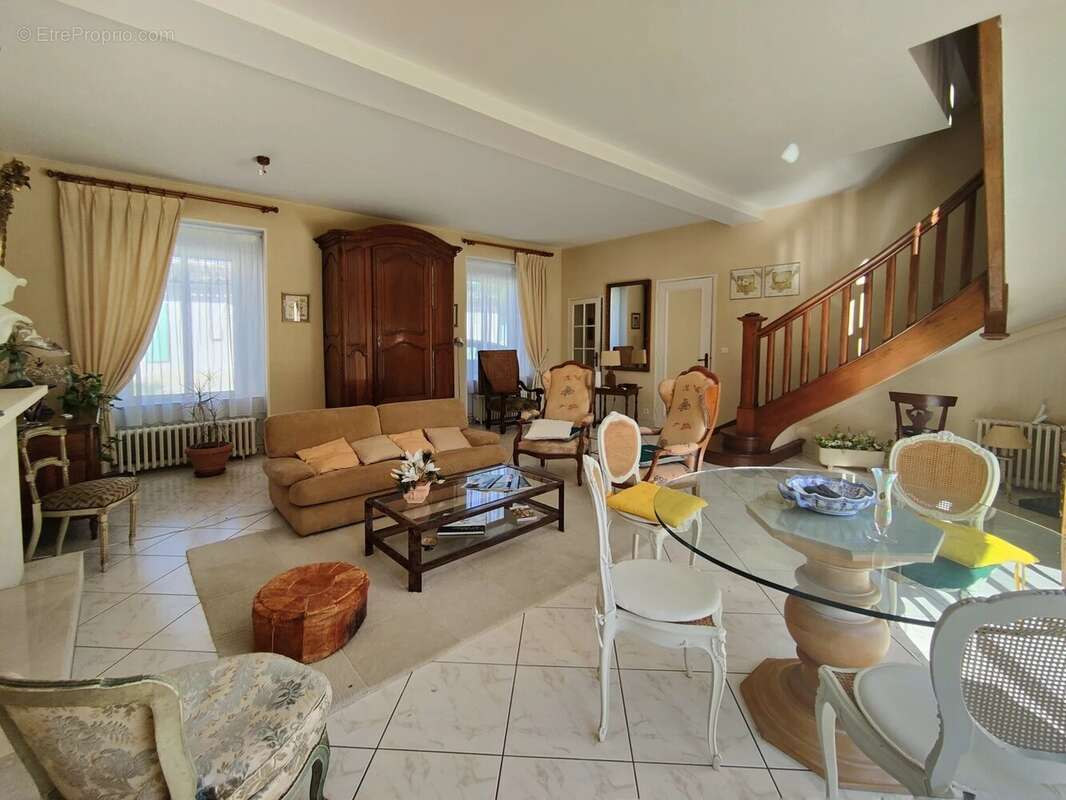 SAINT SELVE, maison de village de 156 m² - photo 8