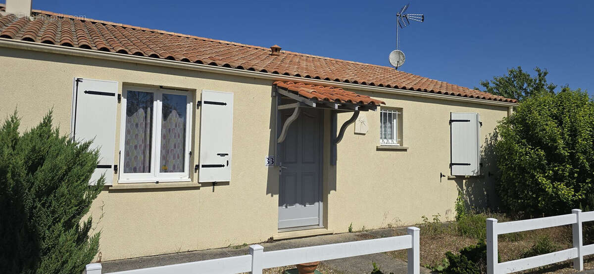 Maison 85 m² à Gemozac  - photo 4