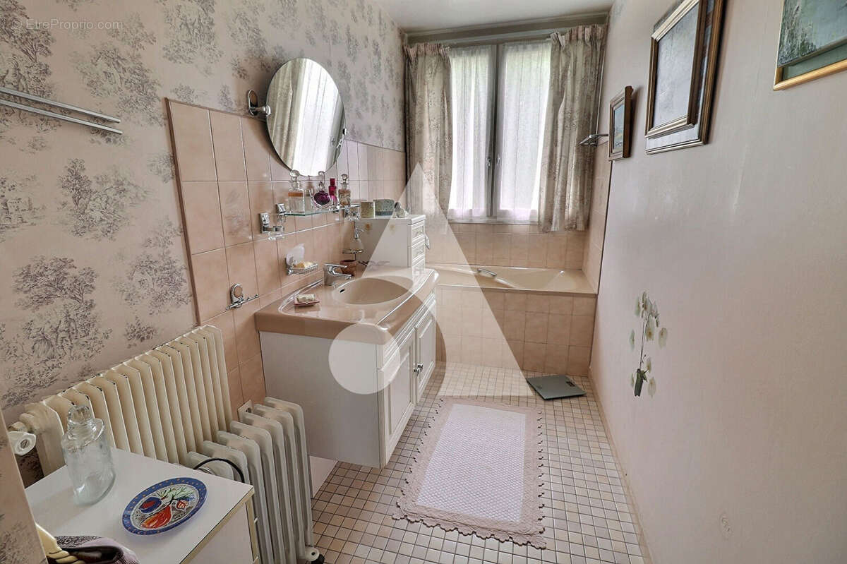 Appartement à BEAUCHAMP