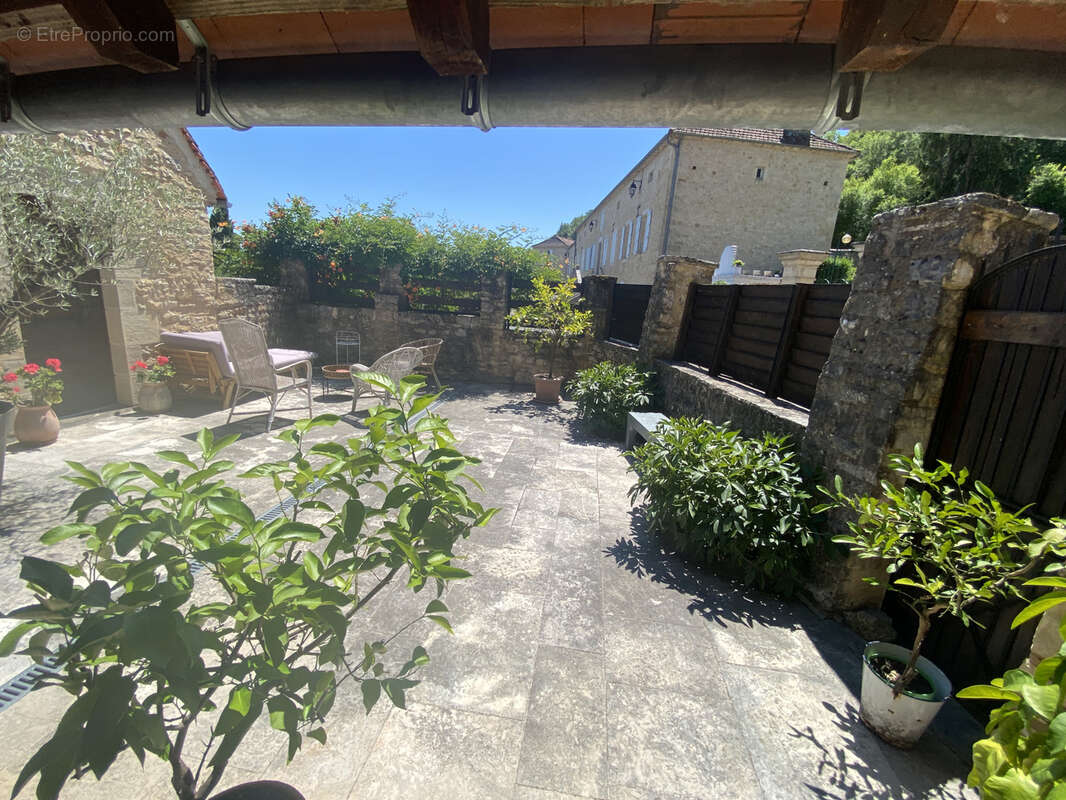 Maison à PONTCIRQ