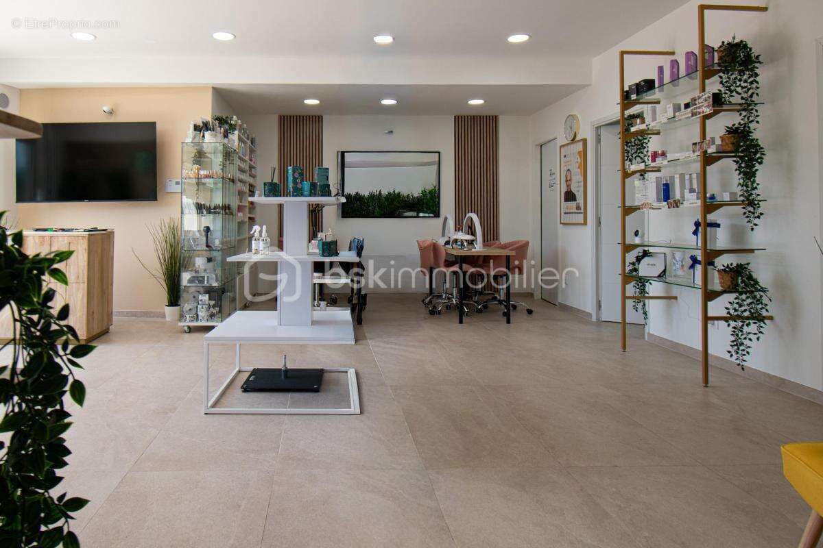 Commerce à MARSEILLE-11E